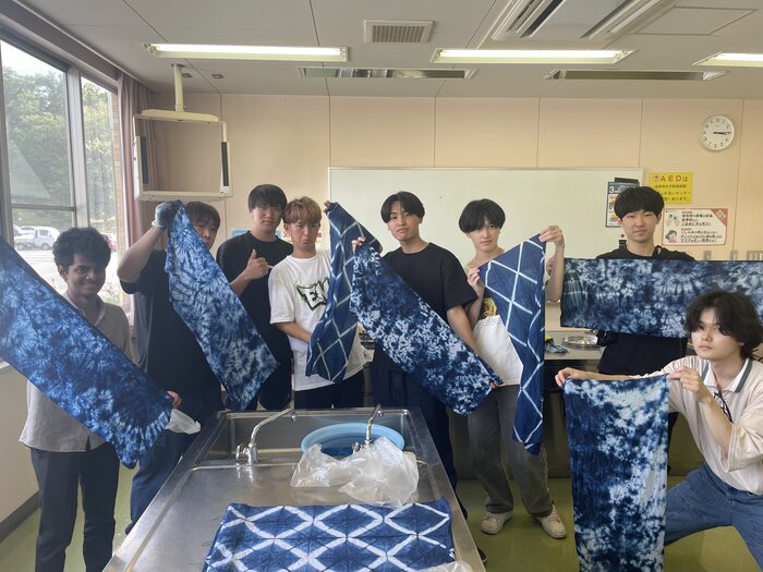 藍染体験集合写真.jpg